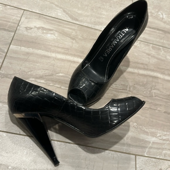 Altra marea women’s snake design heels - Picture 2 of 5